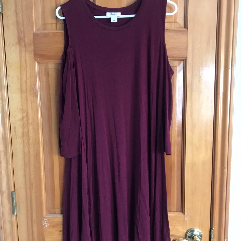 Maroon flowy dress